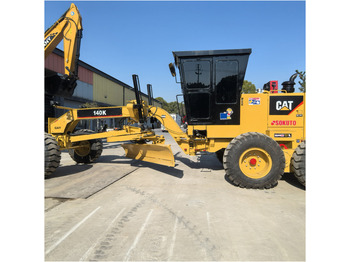 ممهدة CATERPILLAR 140H