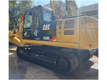 حفار زحاف CATERPILLAR 320D2