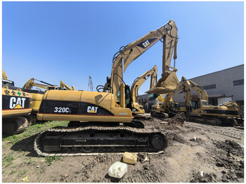 حفار زحاف CATERPILLAR 320DL