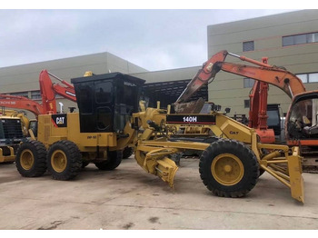 ممهدة CATERPILLAR 140K