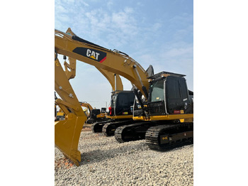 حفار زحاف CATERPILLAR 320D