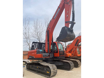 حفار زحاف DOOSAN DX225LCA