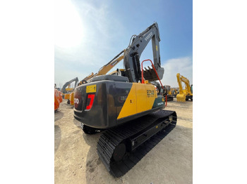 حفار زحاف VOLVO EC140