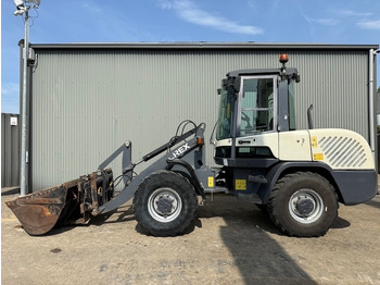 اللودر بعجل TEREX