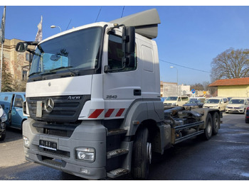 شاحنة ذات خطاف MERCEDES-BENZ Axor 2543