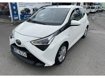 هاتشباك TOYOTA