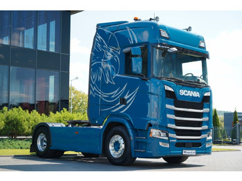 وحدة جر SCANIA S 500