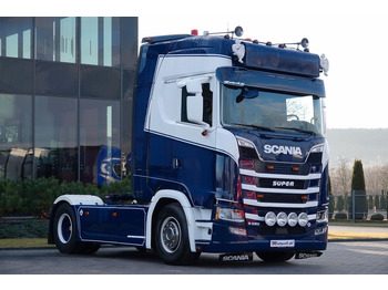 وحدة جر SCANIA S 580