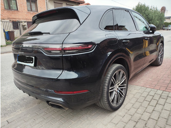 سيارة PORSCHE