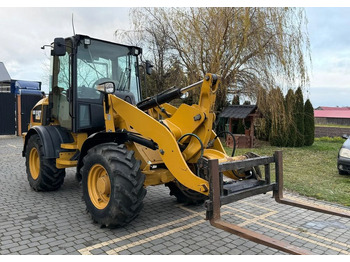 اللودر بعجل Caterpillar CAT 908M / SPROWADZONA / ŁYŻKA SZCZĘKA + WIDŁY / / 2017R / W ORGINALE / Z NIEMIEC / 1 WŁAŚCICIEL/: صورة 3