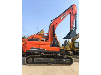 حفار زحاف DOOSAN DX225