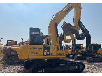 حفار زحاف KOMATSU PC240-8