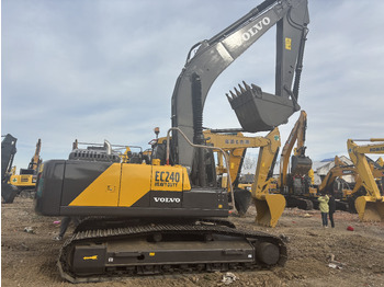حفار زحاف VOLVO EC240