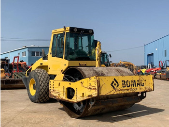 مدحلة ضاغطة BOMAG
