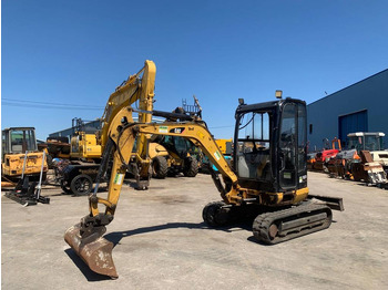 حفارة مُصَّغرة CATERPILLAR 302.7CR