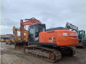 حفار زحاف Hitachi ZX 250 LC N-3: صورة 3