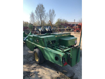 مكبس البالات المستطيله John Deere 459: صورة 5