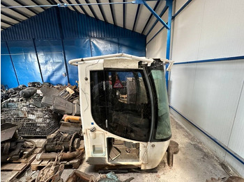كابينة LIEBHERR