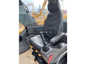 حفار زحاف VOLVO EC210BLC