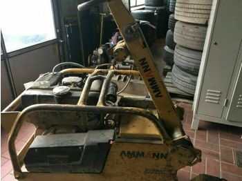 لوحة اهتزازية AMMANN