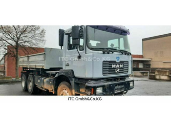 شاحنة قلاب MAN