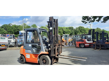 رافعة شوكية تعمل بالغاز TOYOTA FGF 20