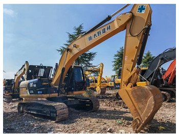 حفار زحاف CATERPILLAR 323D2L