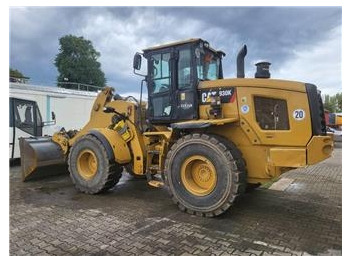 اللودر بعجل CATERPILLAR 930K