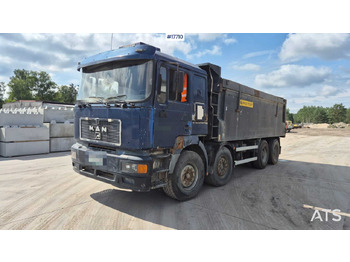 شاحنة قلاب MAN F2000