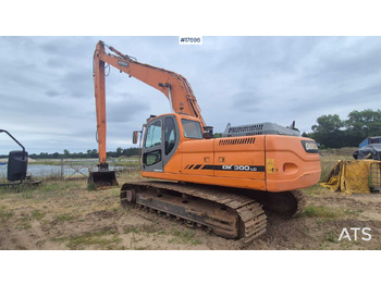 حفار زحاف DOOSAN DX300LC