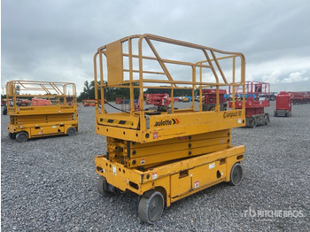 رافعة هيدروليكية مقصية 2012 Haulotte Compact 10 Electric Scissor Lift: صورة 2