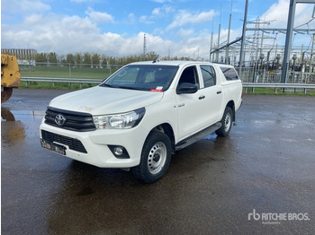 شاحنة البيك أب TOYOTA Hilux