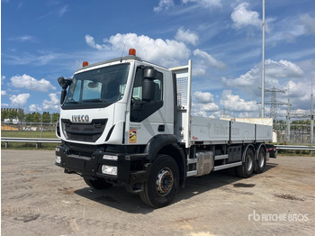 شاحنات مسطحة IVECO Trakker