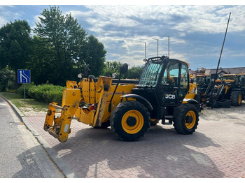 رافعة تلسكوبية JCB