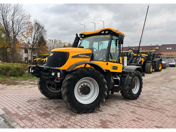 جرار JCB