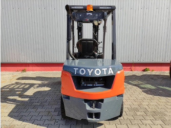 Toyota 52-8FDF30 Toyota 52-8FDF30: صورة 4