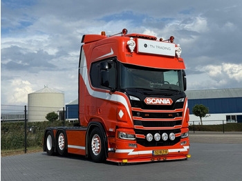 وحدة جر SCANIA R 500