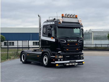 وحدة جر SCANIA R 520