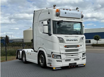 وحدة جر SCANIA R 580
