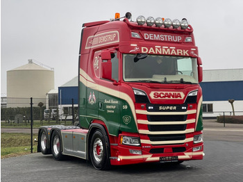 وحدة جر SCANIA S 650