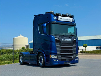 وحدة جر SCANIA S 660