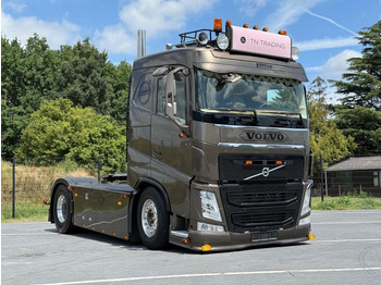 وحدة جر VOLVO FH13 500