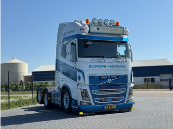 وحدة جر VOLVO FH16 750