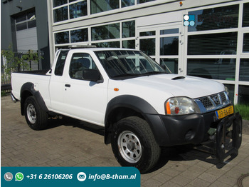 شاحنة التوصيل NISSAN Navara