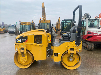 مدحلة Caterpillar CB34B NVT: صورة 2