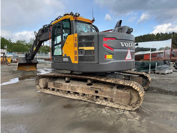 حفار زحاف VOLVO ECR235