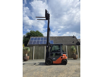 رافعة شوكية ديزل TOYOTA FD 20