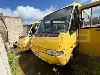 حافلة مدرسية IVECO