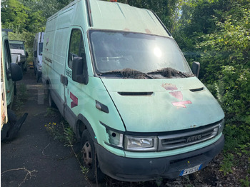 حافلة صغيرة IVECO Daily