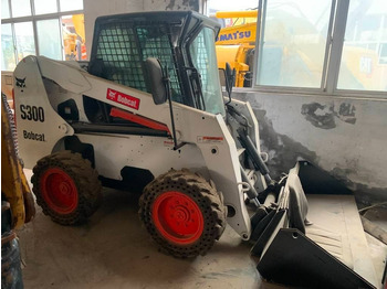 شيول صغير BOBCAT S300